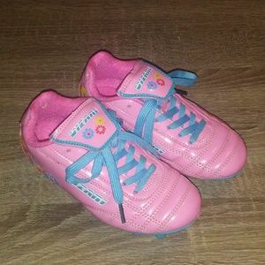 Girls soccer cleats size 10.5